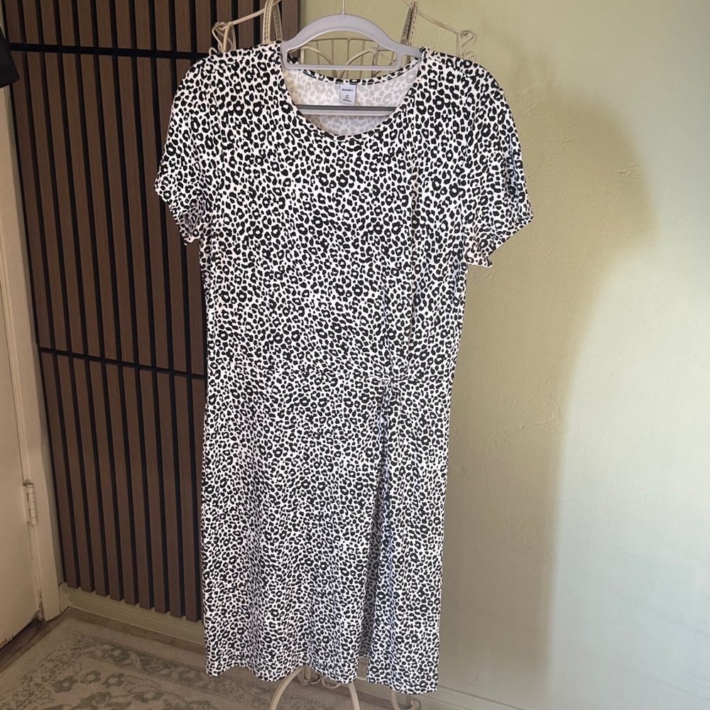 Old Navy - Animal Print Side Tie Dress - M